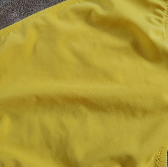 VICTORIA'S Secret Yellow Bikini Bottom Medium - Picture 10 of 10